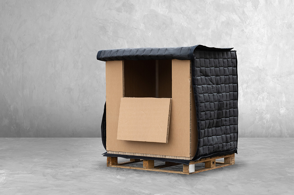 Quilted Wrap on pallet container on Concrete BG 1000 x 667px