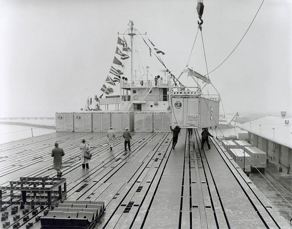 first-containers-loading-ss-ideal-x-1956-1024x803